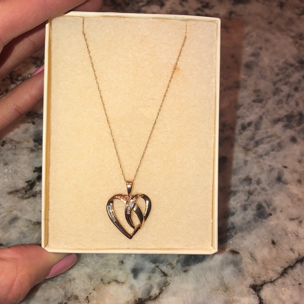 Diamond heart necklace.